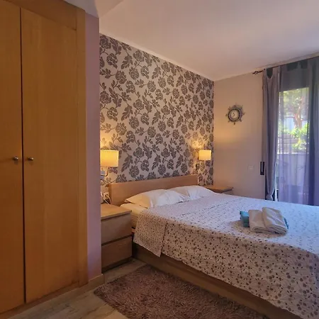 Bonito Go2lloret Λορέτ Ντε Μαρ